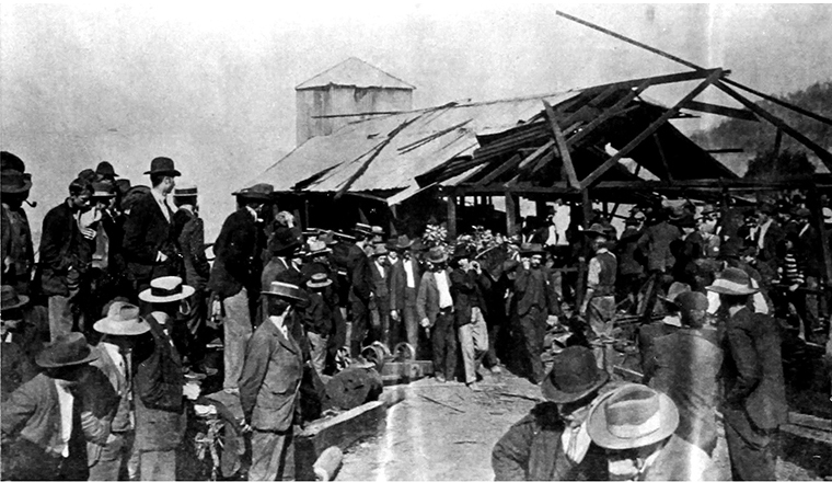 1902 Mount Kembla mine disaster historic black and white photo