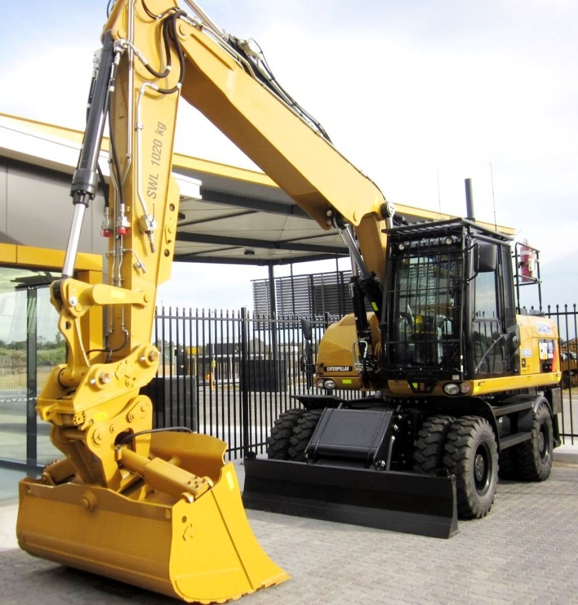 Excavator wheeled