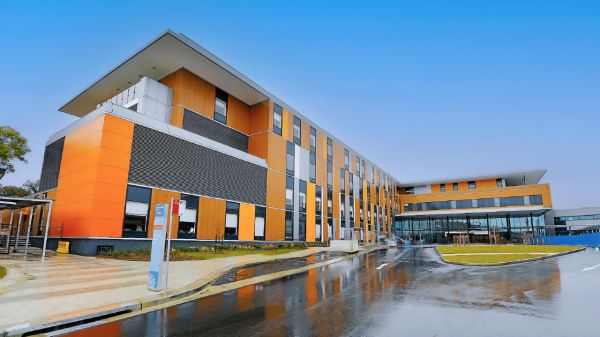 Tamworth Hospital entrance