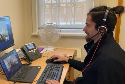 Mental health clinician demonstrating a virtual Tuning in to Kids session