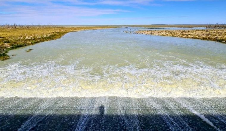 Water flowing into the Lake Menindee.