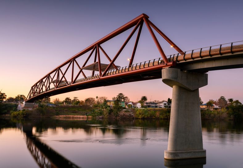 Image of Yandhai Bridge at dawn