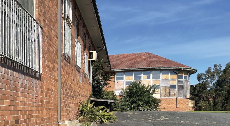 One of the buildings in the Callan Park complex that housed people with mental health issues. Changes in policy around mental health generated debate around social and moral issues as was the case with the Richmond Report (1983) which sped up the move towards de-institutional care.