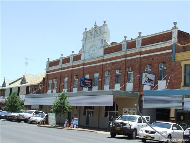 Warren hotel