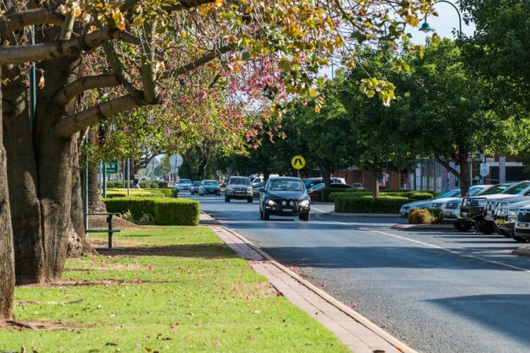 Main street of Narromine