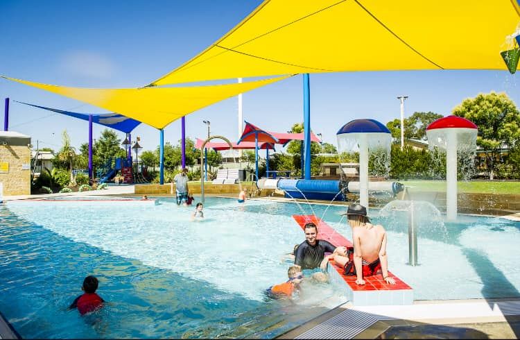 Tullamore swimming pool with family swimming