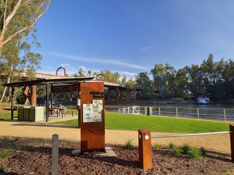 Moama Beach view from carpark