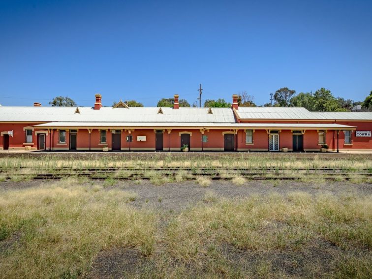 Cowra Railway Station