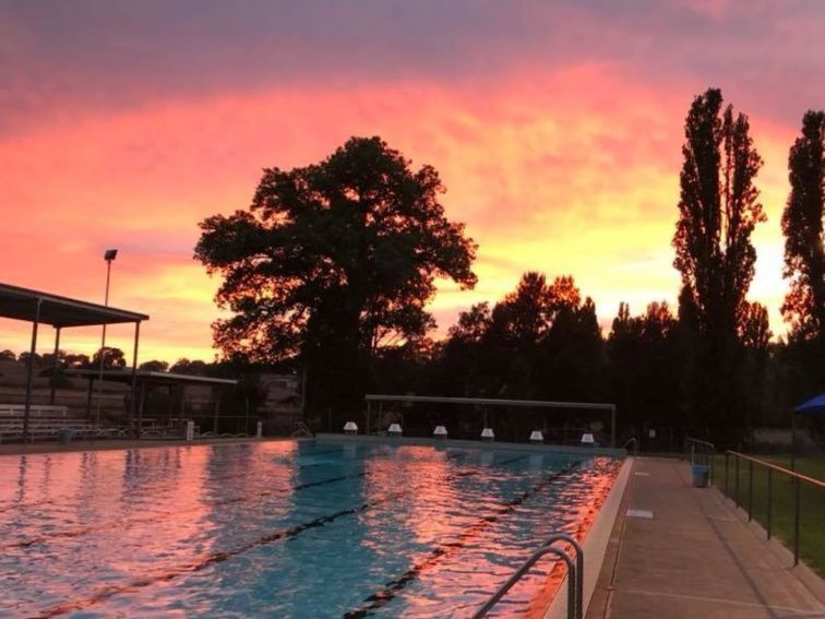 Molong Swimming Pool at sunrise