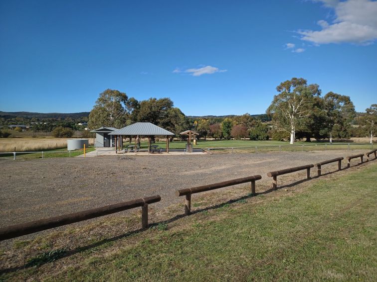 Banjo Paterson Parking