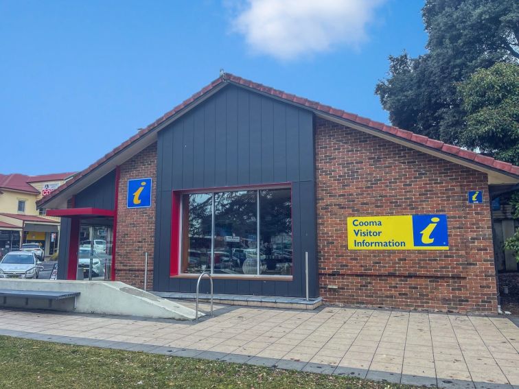 Cooma Visitors Centre Exterior