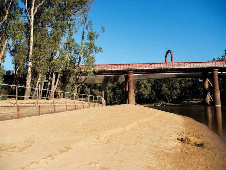 Moama Beach and historic bridge