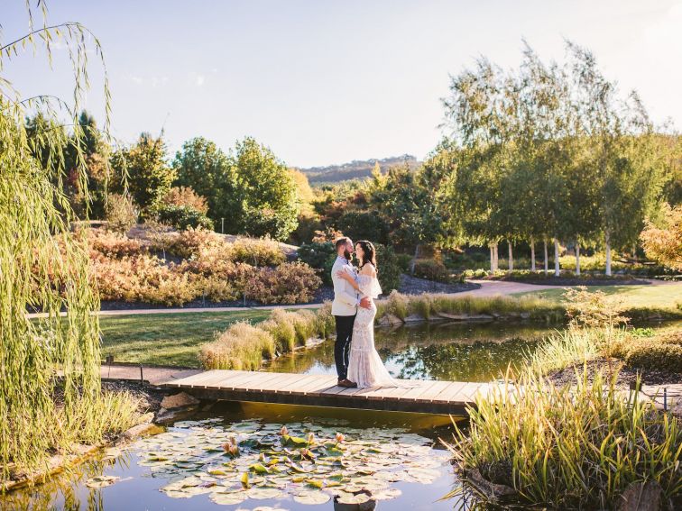 Wedding in Mayfield Water Garden