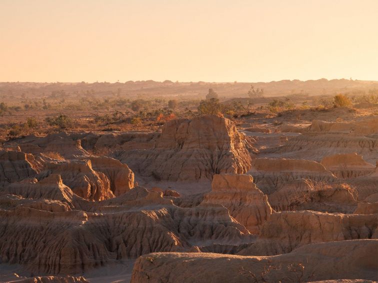 A scenic sand formation (lunette) in the UNESCO World-Hertiage-Listed Mungo National Park