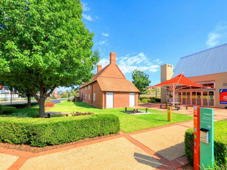 Outdoor area at the Henry Parkes Centre