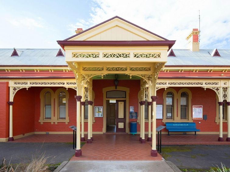 Queanbeyan Railway Station