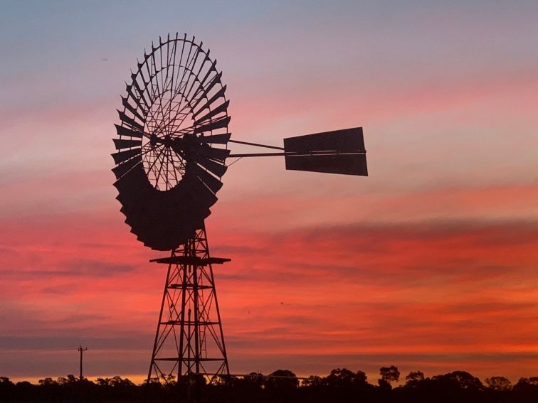 Comet Windmill