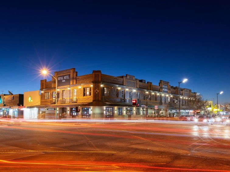 Queanbeyan Royal Hotel