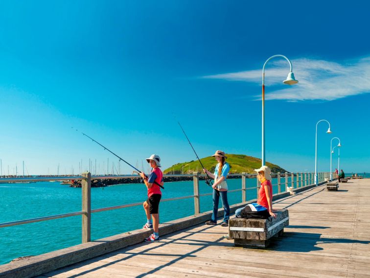 Fishing on Coffs Jetty