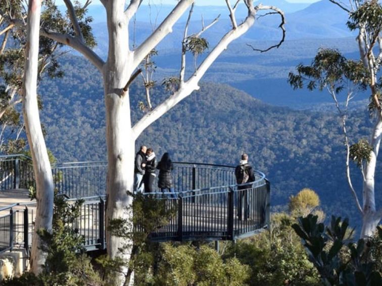 Three Sisters Walk