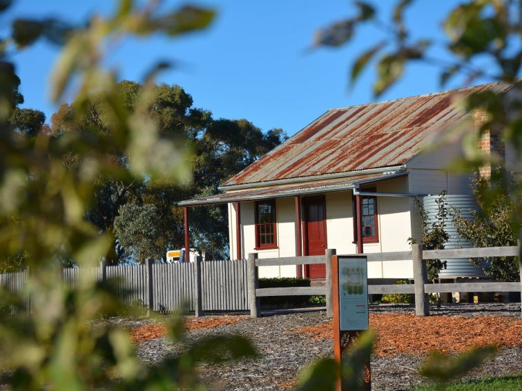 Emmaville Cottage, Orange Botanic Gardens