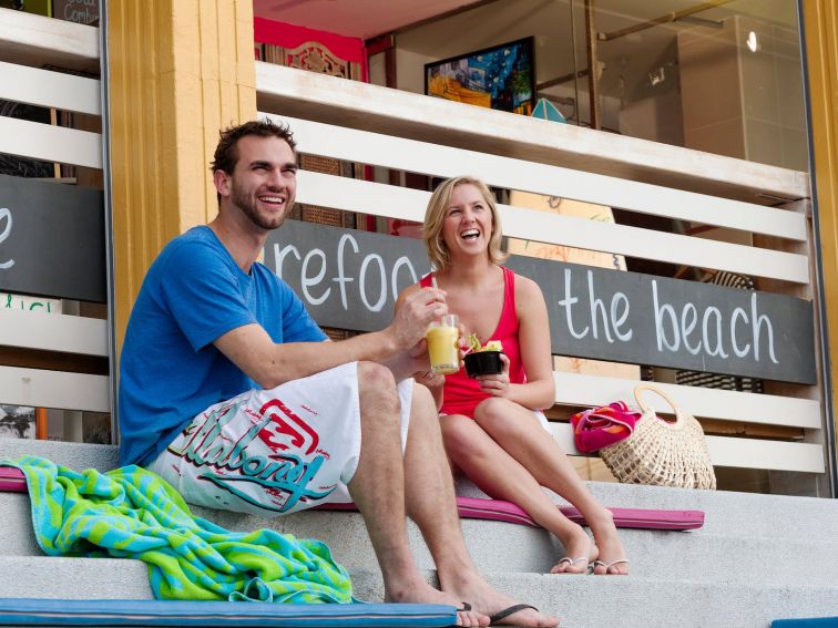 Cafe on Cronulla Beach