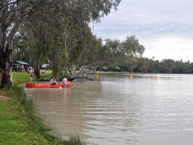 Yarrie Lake