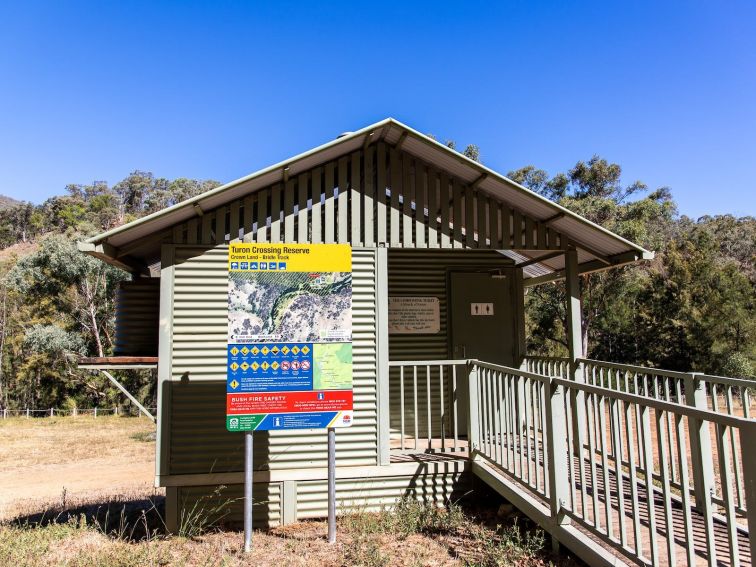 Camp ammenities block at Turon Crossing Reserve on the Bridle Track.