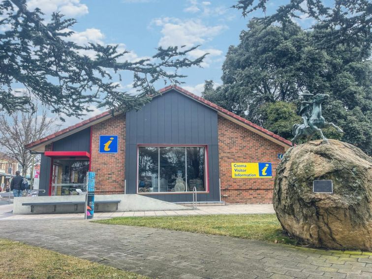 Cooma Visitors Centre Exterior