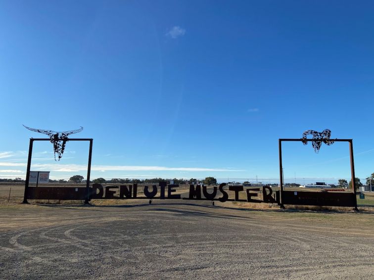 Famous Deni Ute Muster Gates