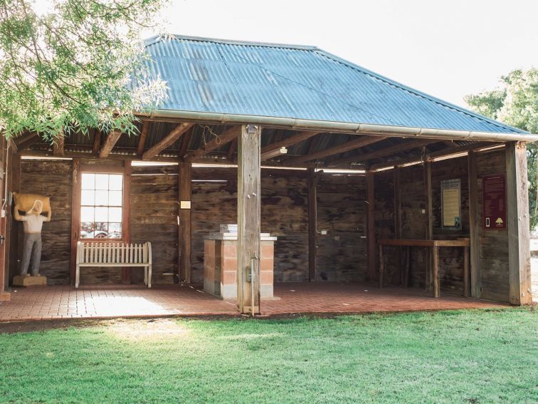 Mandamah Shed in Davey Park