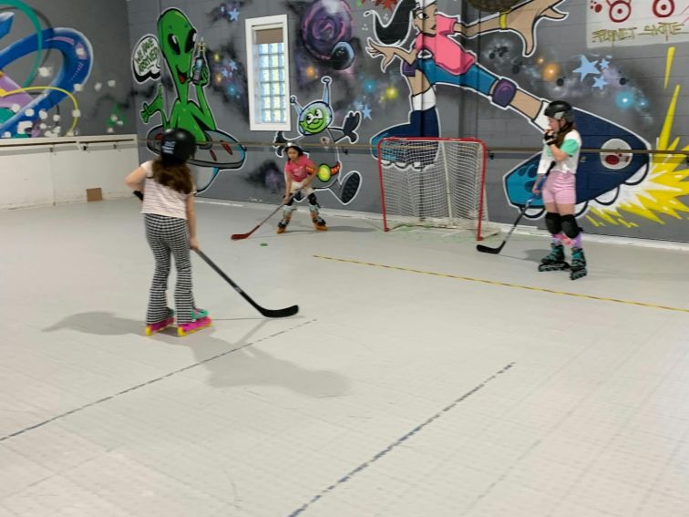 Hockey little girls