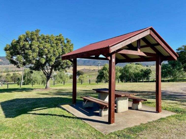 Pokolbin Rest Area - Picnic Shelter