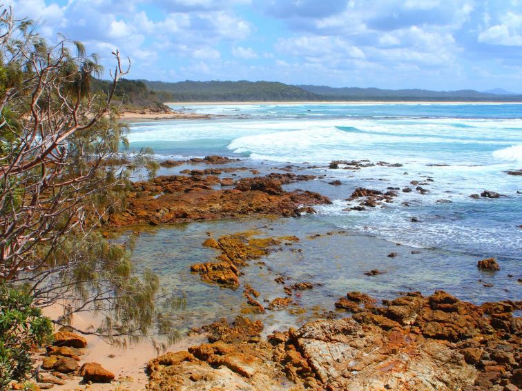 Looking north to Illaroo from the Rocky Point headland.