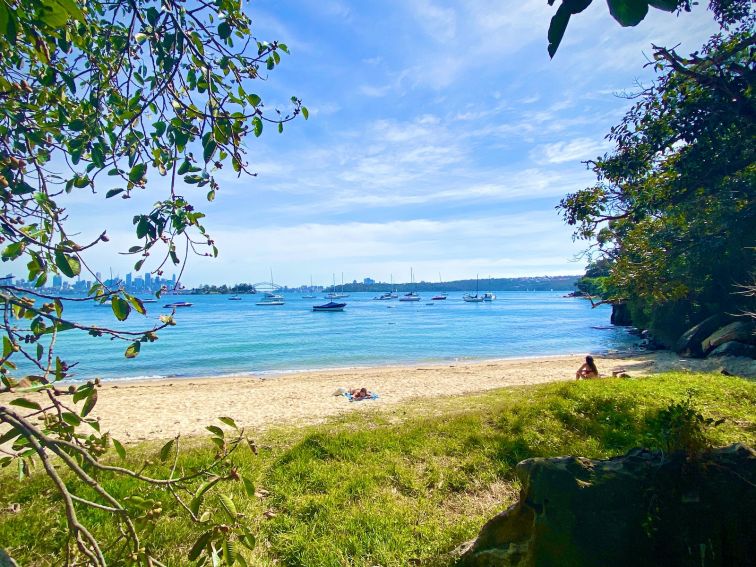 Queens Beach - Hermitage Foreshore Walk