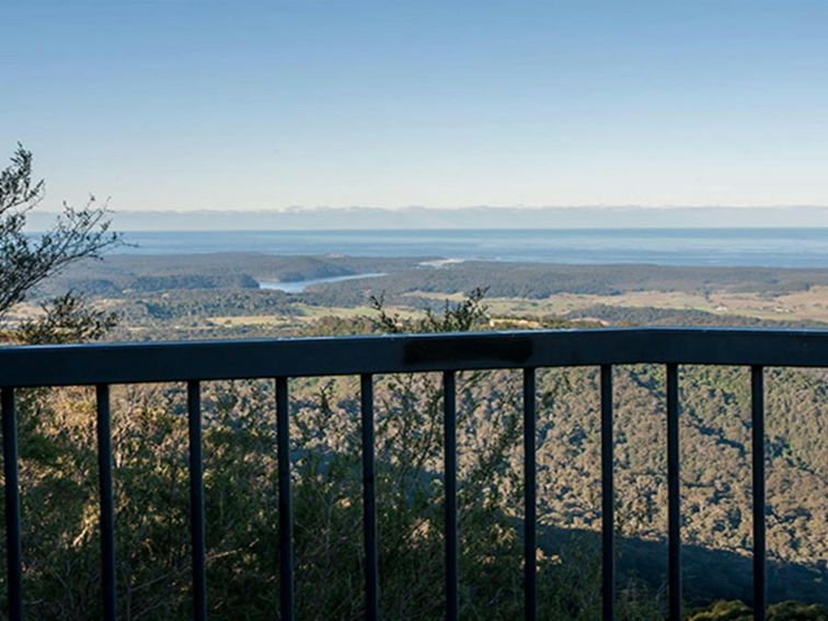 Pointer Gap lookout, Morton National Park. Photo: Michael Van Ewijk &copy; OEH