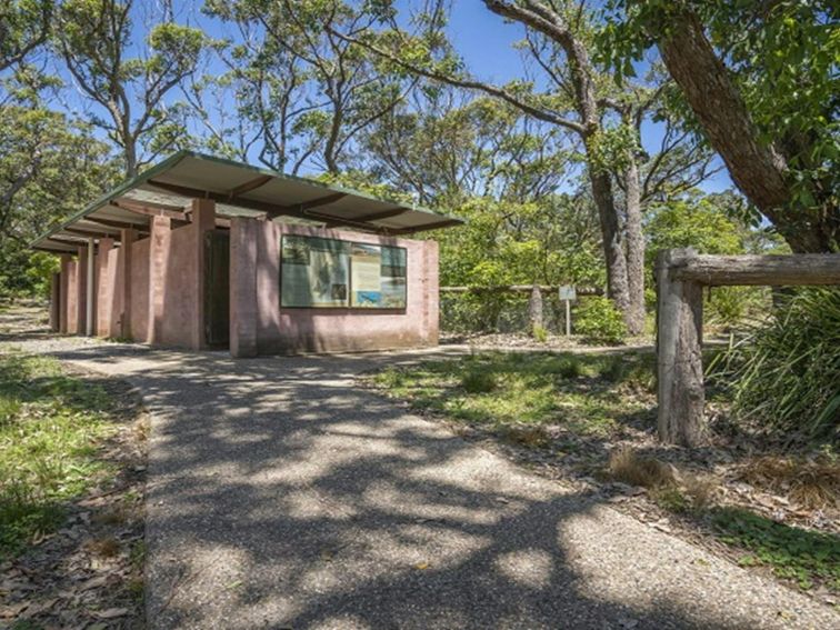 Amenities block at Pretty Beach picnic area. Photo credit: John Spencer &copy; DPIE