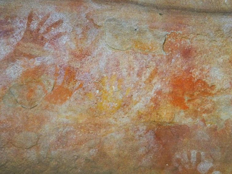 Red Hands Cave, Blue Mountains National Park. Photo: Steve Alton/NSW Government