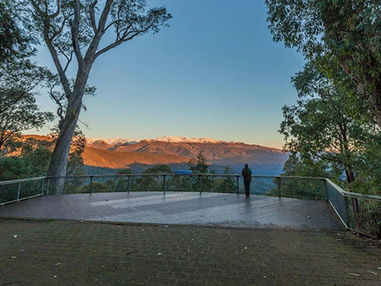 Scammells Ridge lookout, Kosciuszko National Park. Photo: Murray Vanderveer &copy; OEH