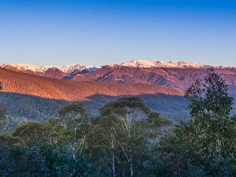 Scammells Ridge lookout, Kosciuszko National Park. Photo: Murray Vanderveer &copy; OEH