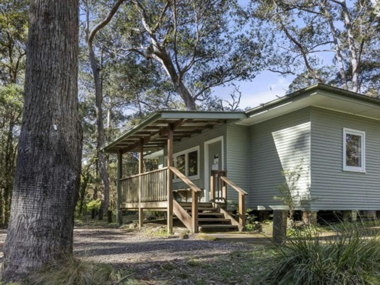 The exterior of Toms Cabin in New England National Park. Photo:  Mitchell Franzi &copy; DPIE