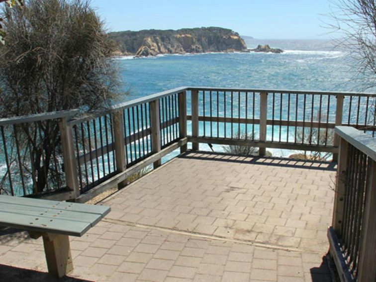 Wajurda Point lookout, Mimosa Rocks National Park. Photo: John Yurasek &copy; DPIE