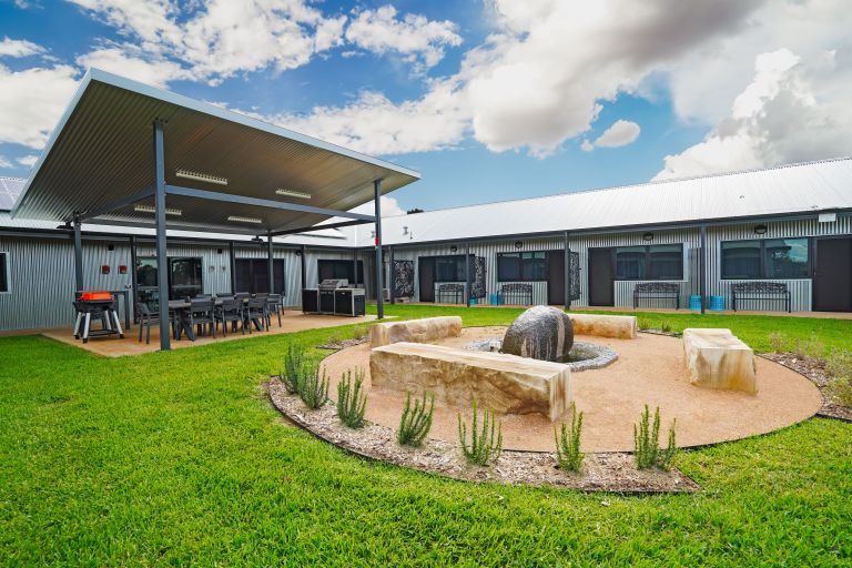 Outdoor photo of Macquarie Home Stay Dubbo, featuring recreation areas.