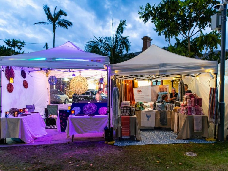 Experience the atmosphere at the most popular twilight market in Byron Bay