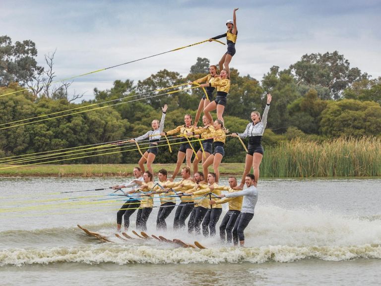 Waterskiing pyramid Mulwala Australia