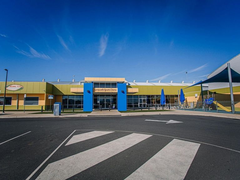 Photo of the outside and entry to the Tamworth Sports Dome