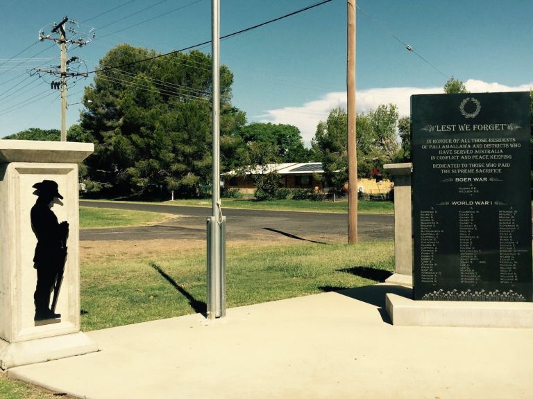 Pally war memorial