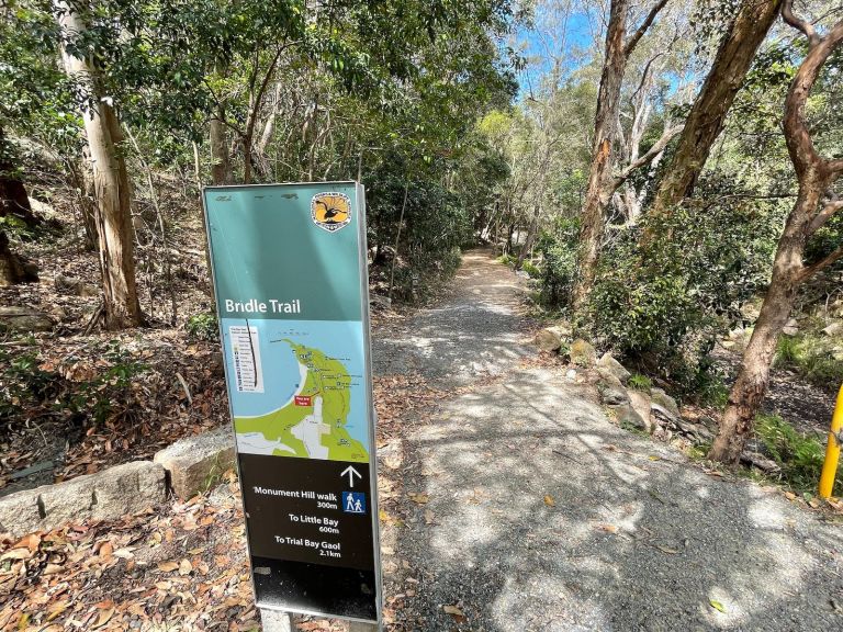 Photo of the signage at Bridle Track start point