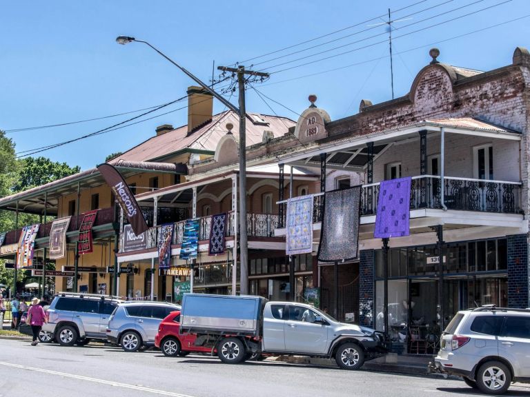 Braidwood Airing of the Quilts - Street View