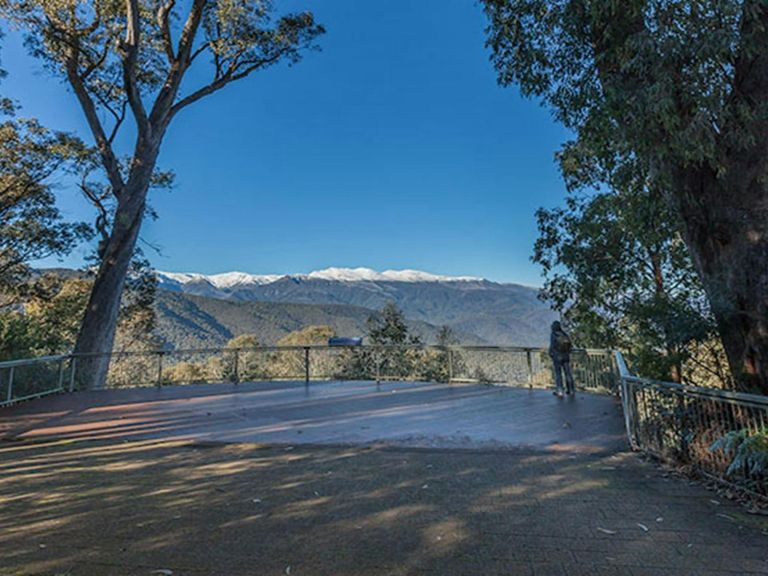 Scammells Ridge lookout, Kosciuszko National Park. Photo: Murray Vanderveer &copy; OEH